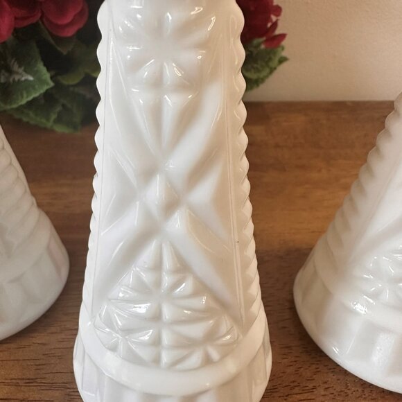 Set of 3 Milk Glass Bud Vases Diamond Point and Scalloped Edge Vintage Wedding - Picture 7 of 8